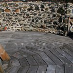 bylo pódium i uvnitř původního popraviště?