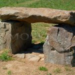 Dolmen v energetické léčebně Keltských šancí - Markvartice u Sobotky Dolmen v energetické léčebně Keltských šancí - Markvartice u Sobotky