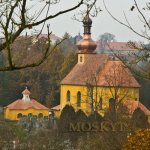 Pohled z Věžky na hřbitov a kostel sv. Máří Magdaleny Pohled z Věžky na hřbitov a kostel sv. Máří Magdaleny