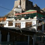 Leh – výhled na královský palác z terasy Leh – výhled na královský palác z terasy
